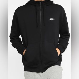 Nike Sportswear Club Fleece
Men's Full-Zip Hoodie Size L